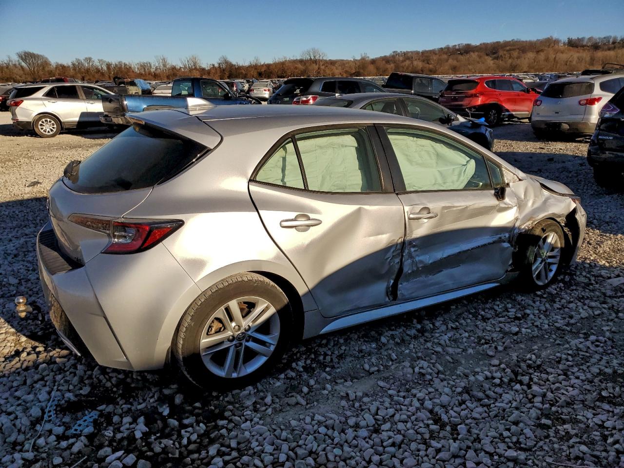 2022 TOYOTA COROLLA SE photo 3