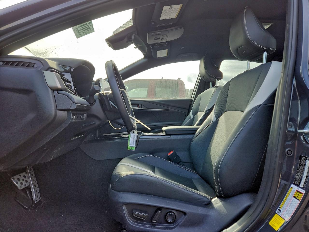 2025 TOYOTA CAMRY XSE photo 13