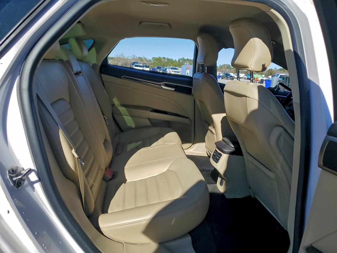 2016 FORD FUSION SE photo 10