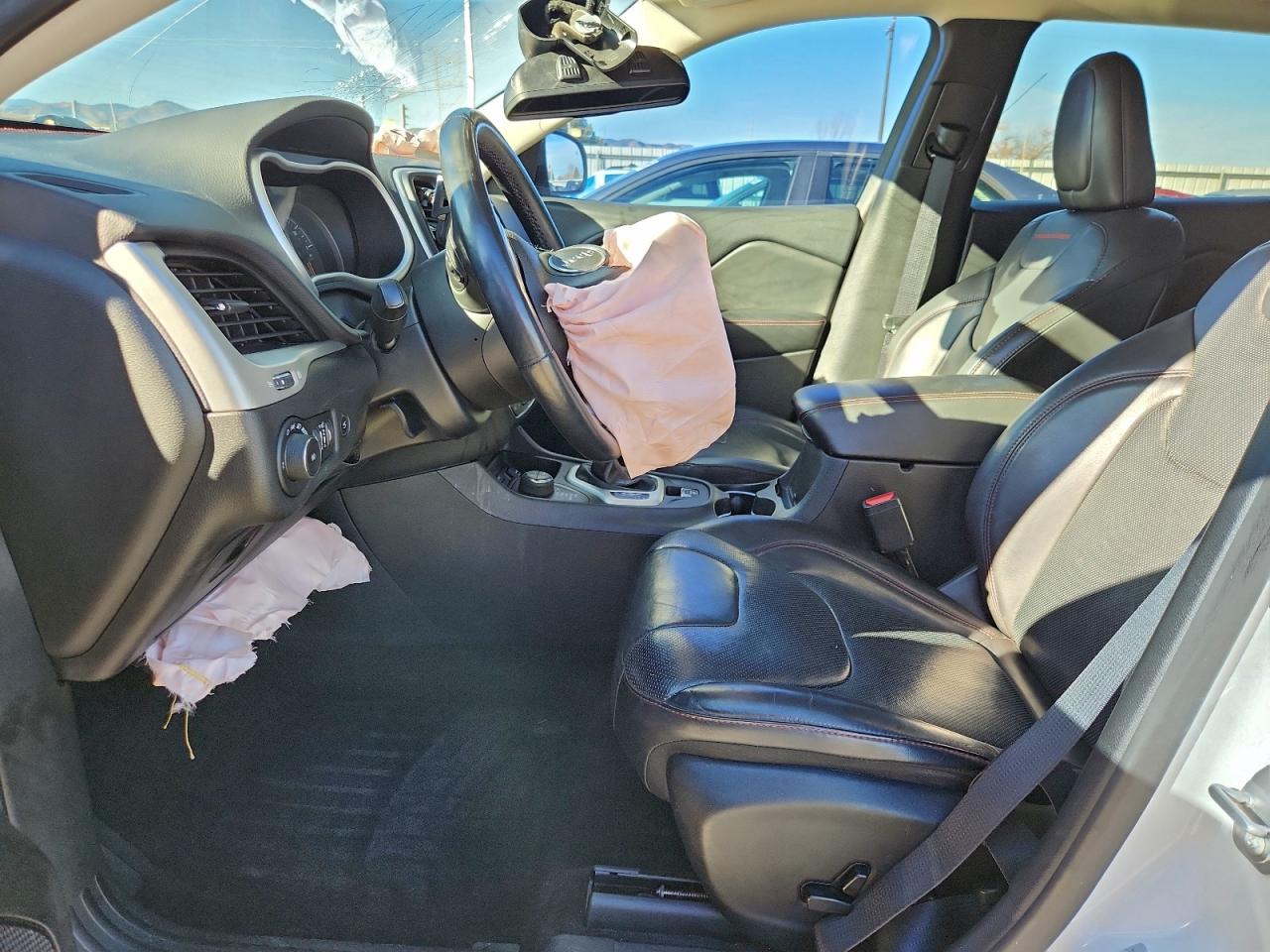 2017 JEEP CHEROKEE TRAILHAWK photo 19