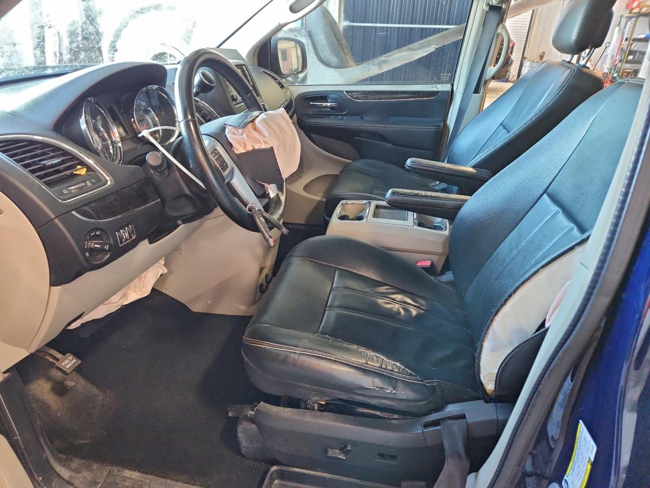 2013 CHRYSLER TOWN & COUNTRY TOURING photo 7