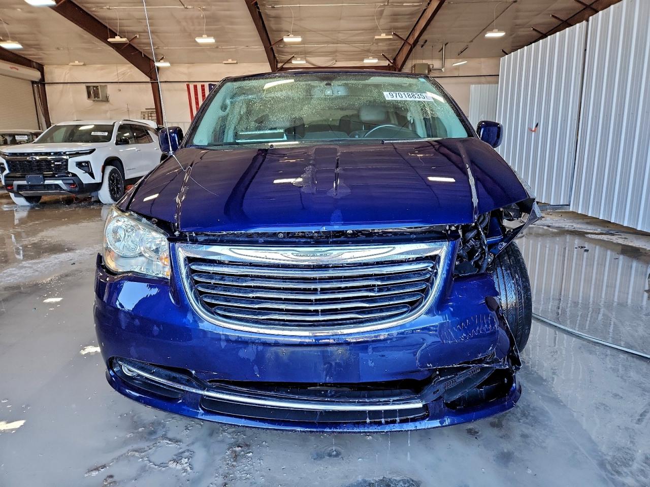 2013 CHRYSLER TOWN & COUNTRY TOURING photo 5
