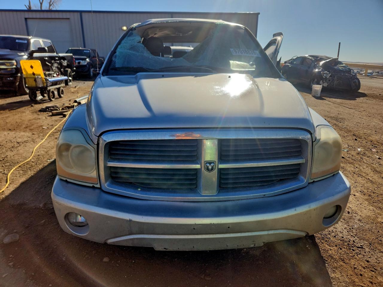 2005 DODGE DURANGO SLT photo 5