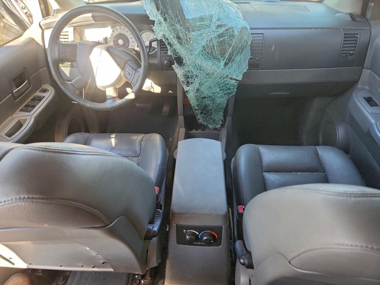 2005 DODGE DURANGO SLT photo 8