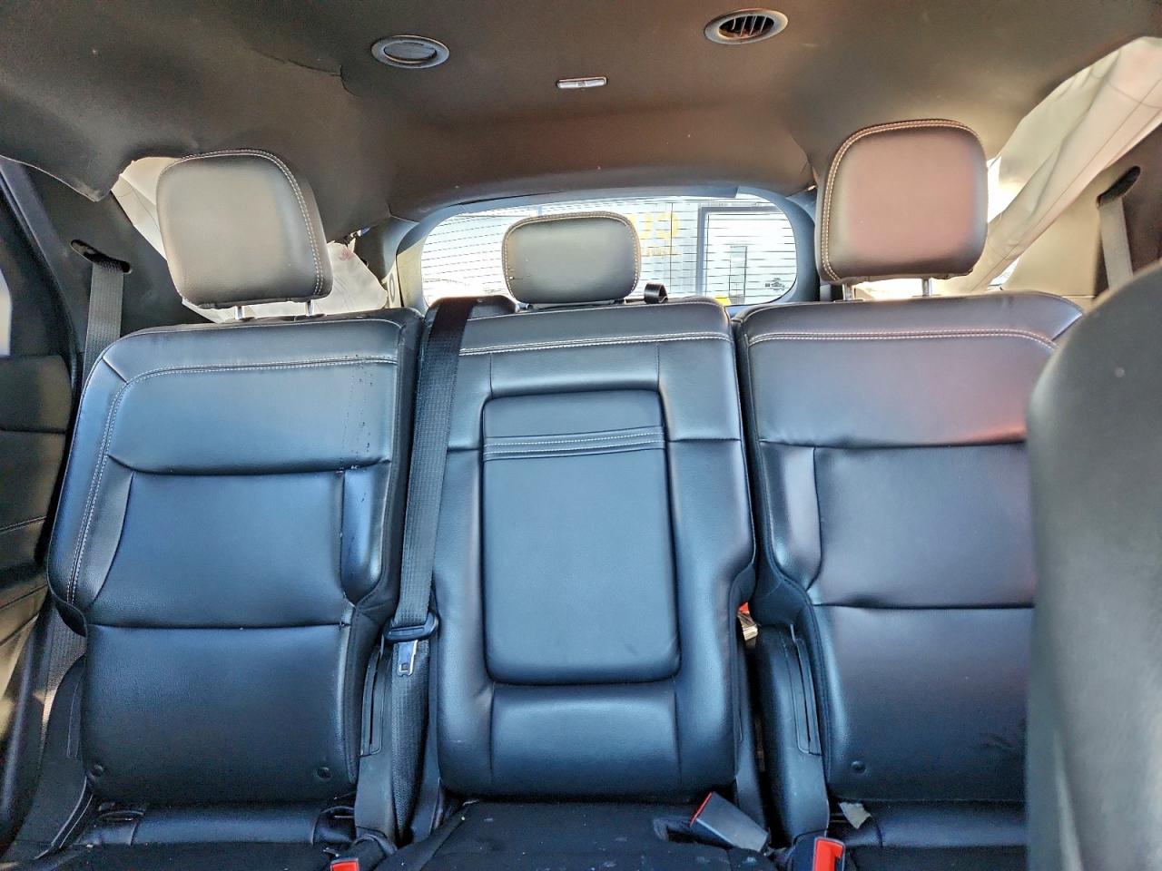 2020 FORD EXPLORER XLT photo 10