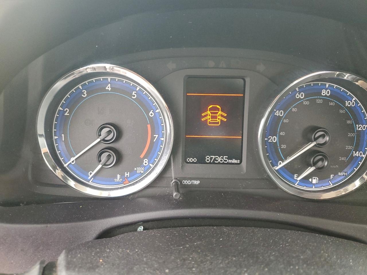 2018 TOYOTA COROLLA L photo 17