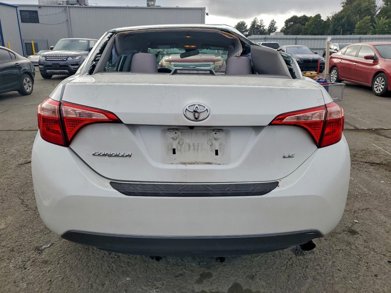2018 TOYOTA COROLLA L photo 11