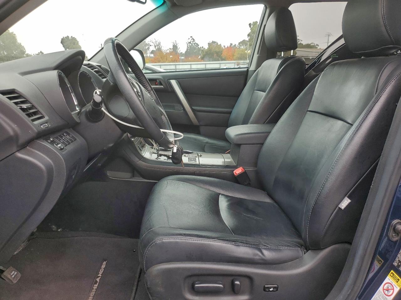2012 TOYOTA HIGHLANDER BASE photo 7