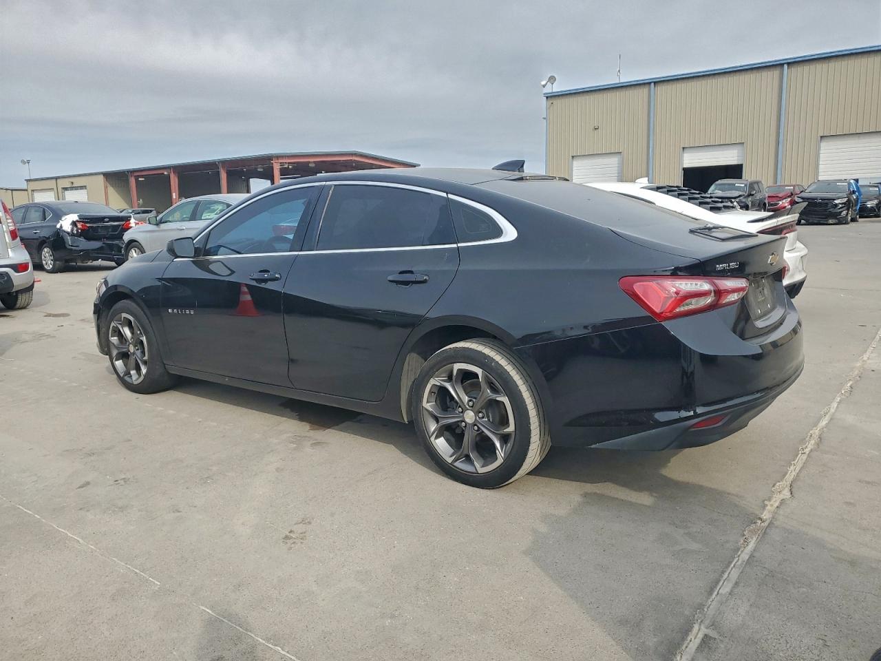 2020 CHEVROLET MALIBU LT photo 4
