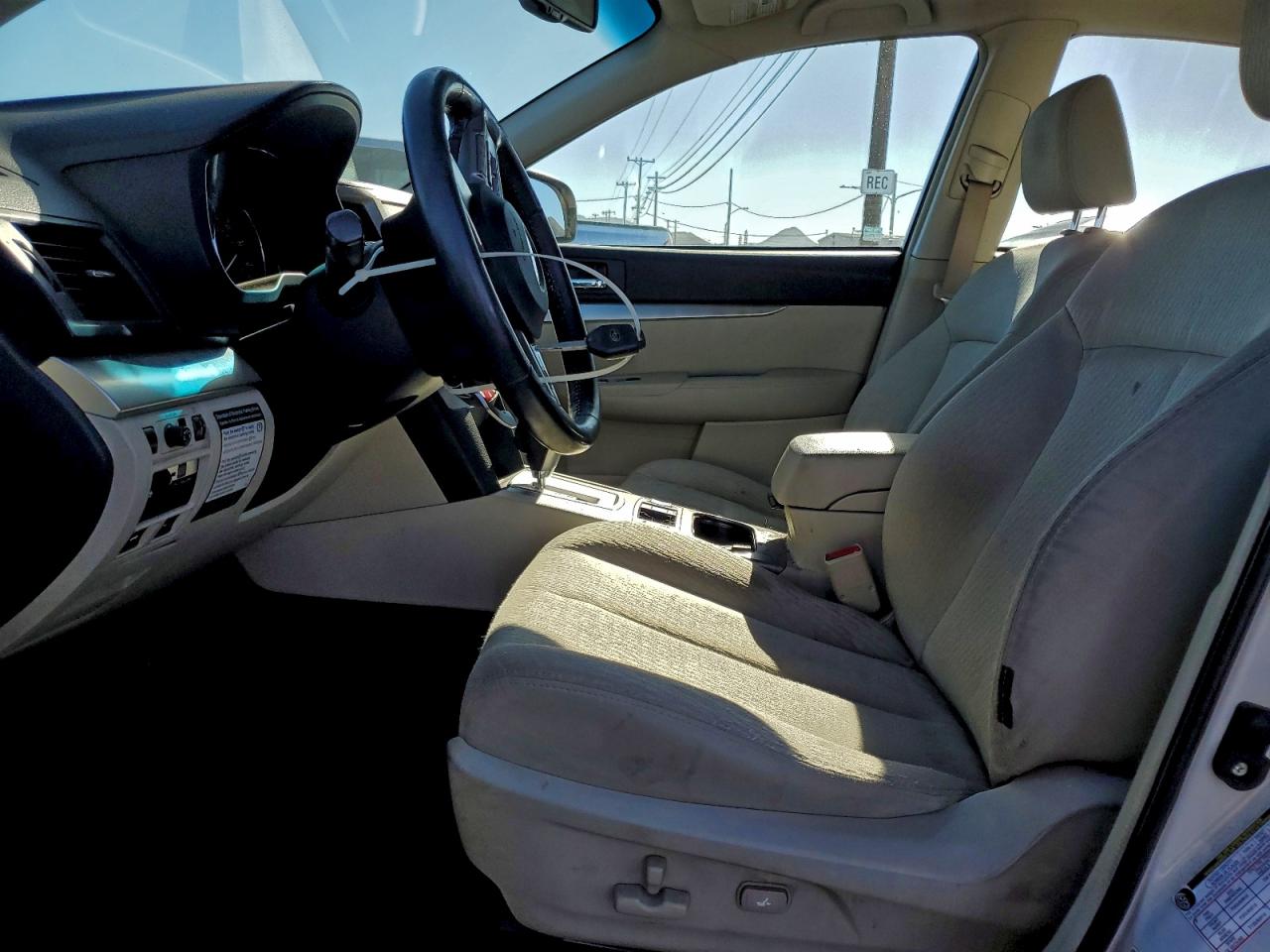 2010 SUBARU LEGACY 2.5I PREMIUM photo 7