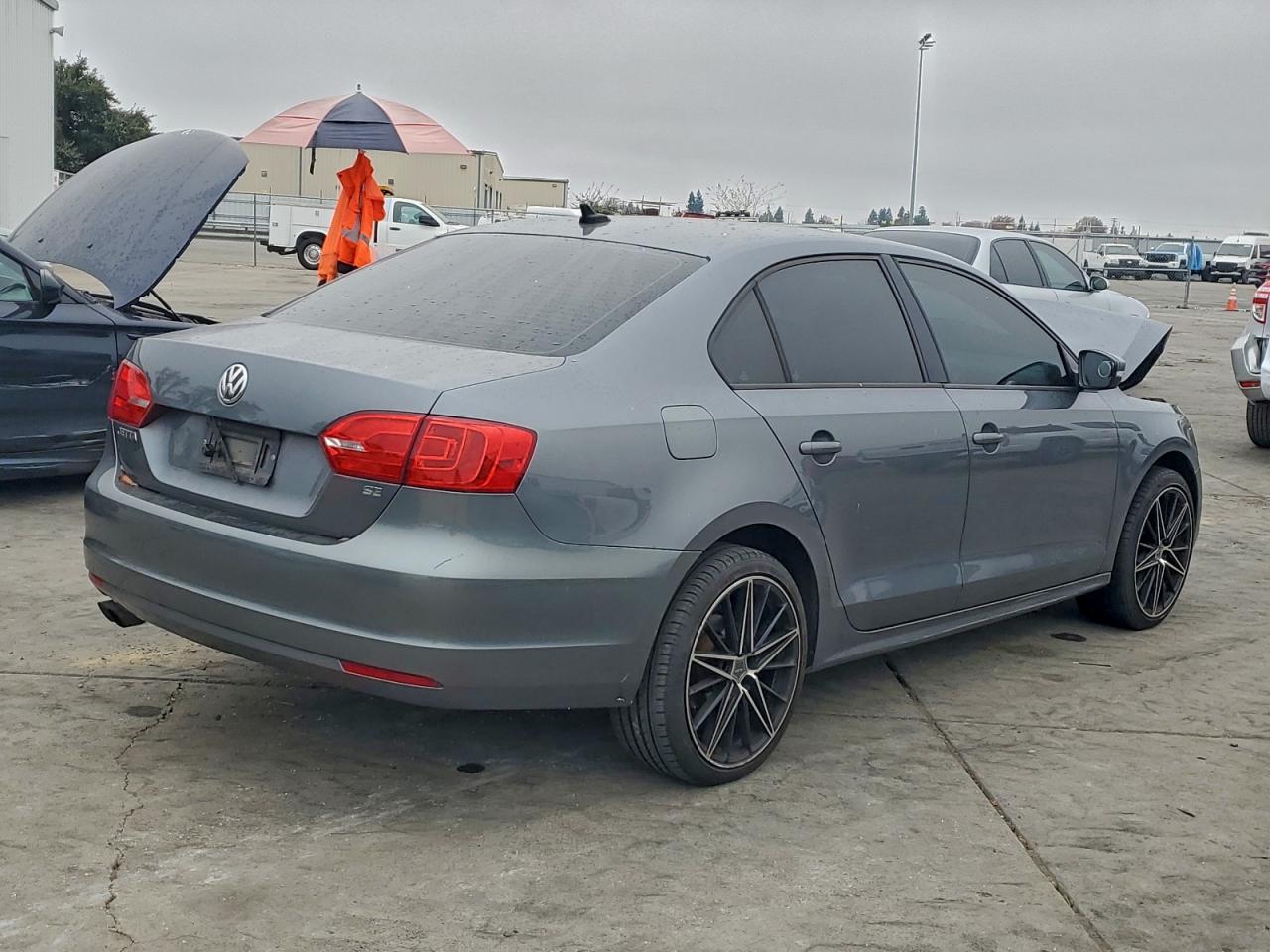 2014 VOLKSWAGEN JETTA SE photo 3