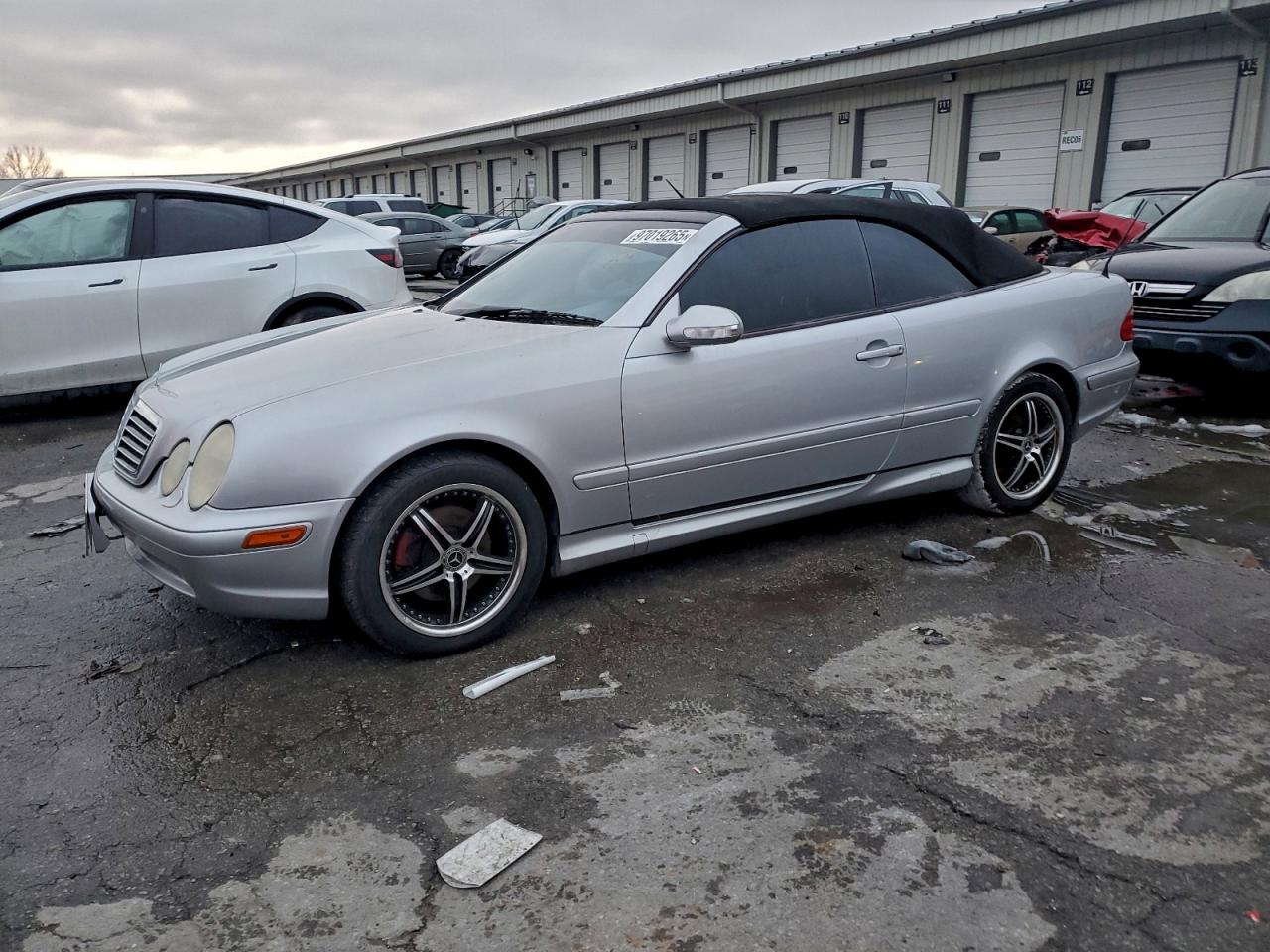 2001 MERCEDES-BENZ CLK