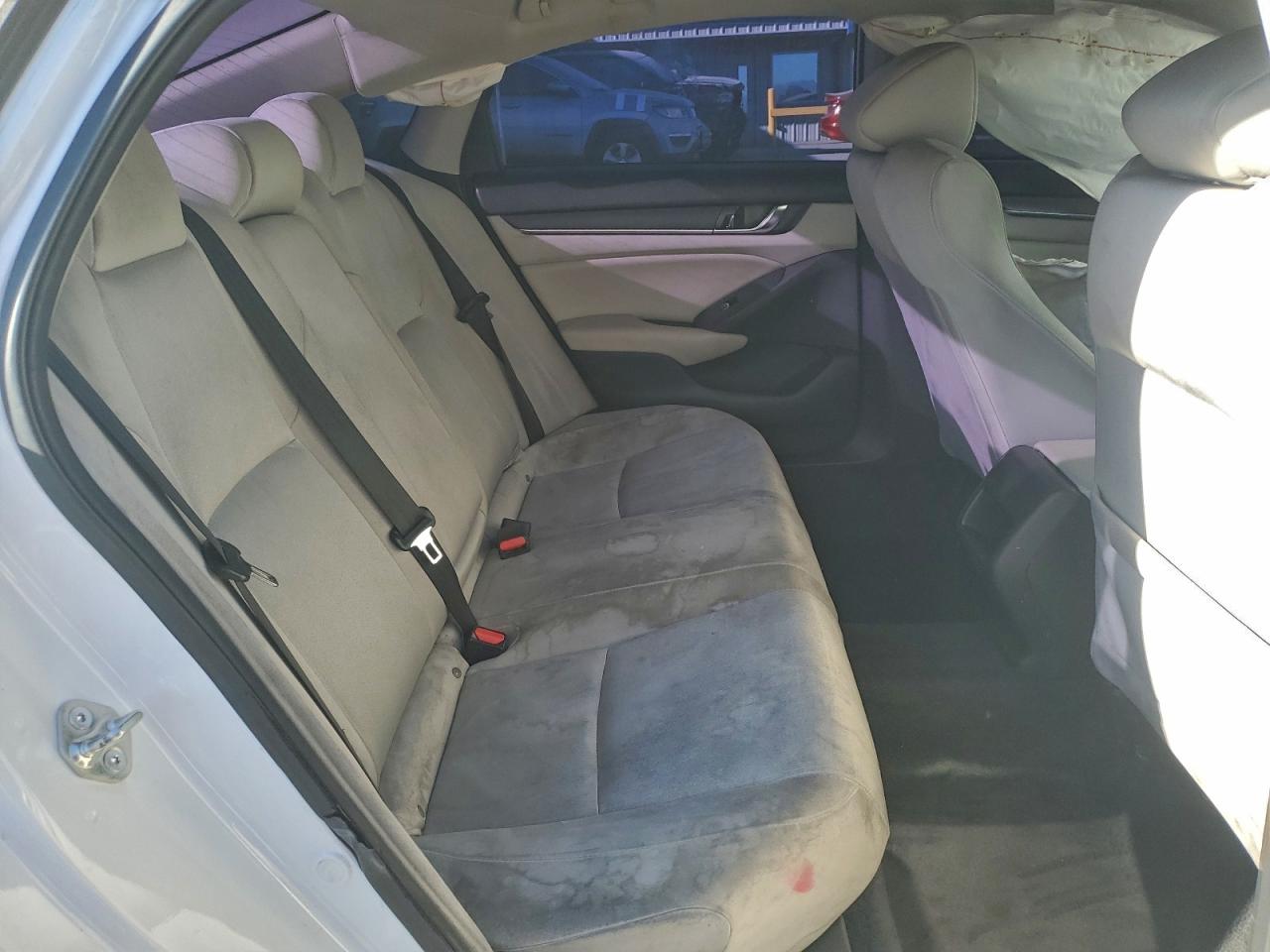 2020 HONDA ACCORD LX photo 19