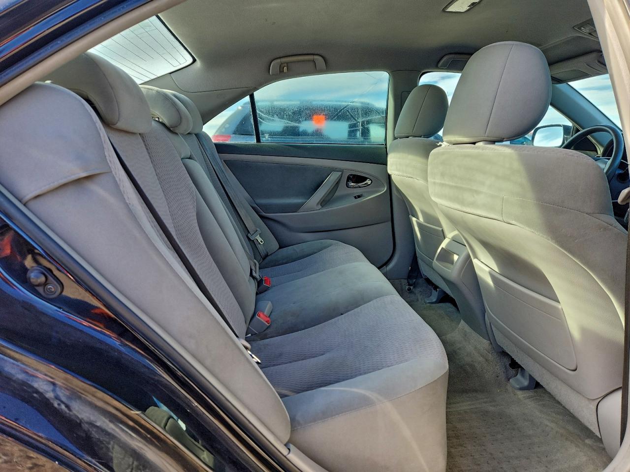 2011 TOYOTA CAMRY BASE photo 19