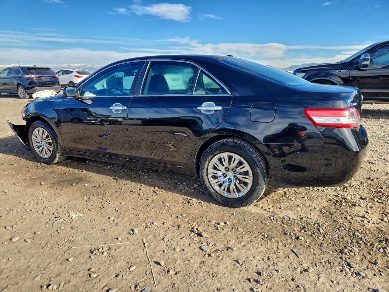 2011 TOYOTA CAMRY BASE photo 3