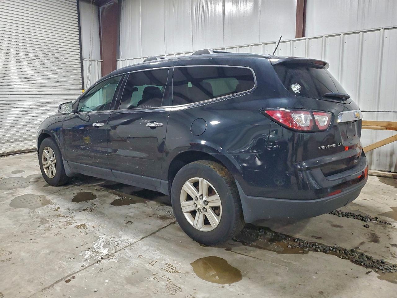2014 CHEVROLET TRAVERSE LT photo 3