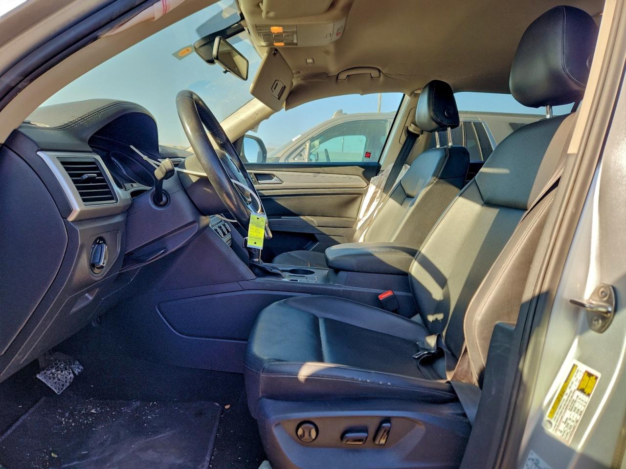2018 VOLKSWAGEN ATLAS SE photo 25