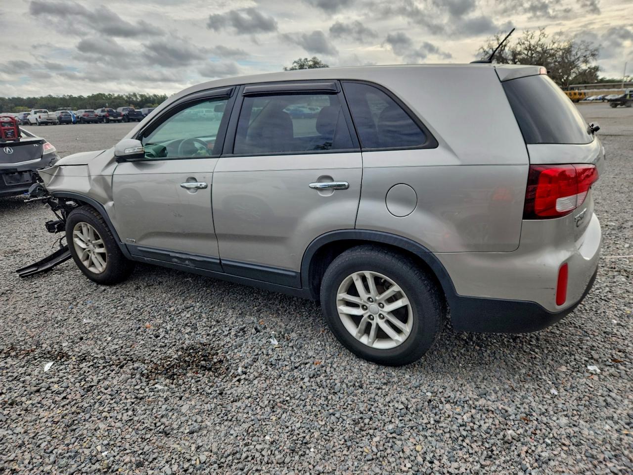 2015 KIA SORENTO LX photo 4
