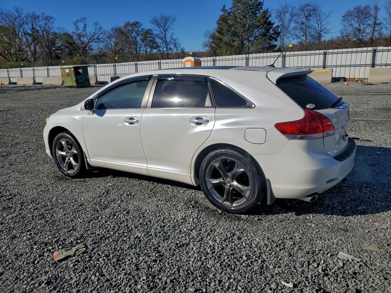 2009 TOYOTA VENZA photo 2