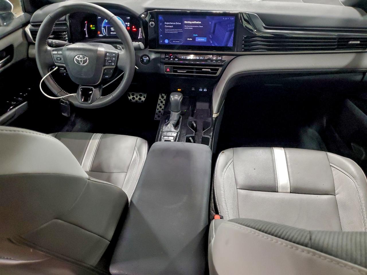 2025 TOYOTA CAMRY XSE photo 8