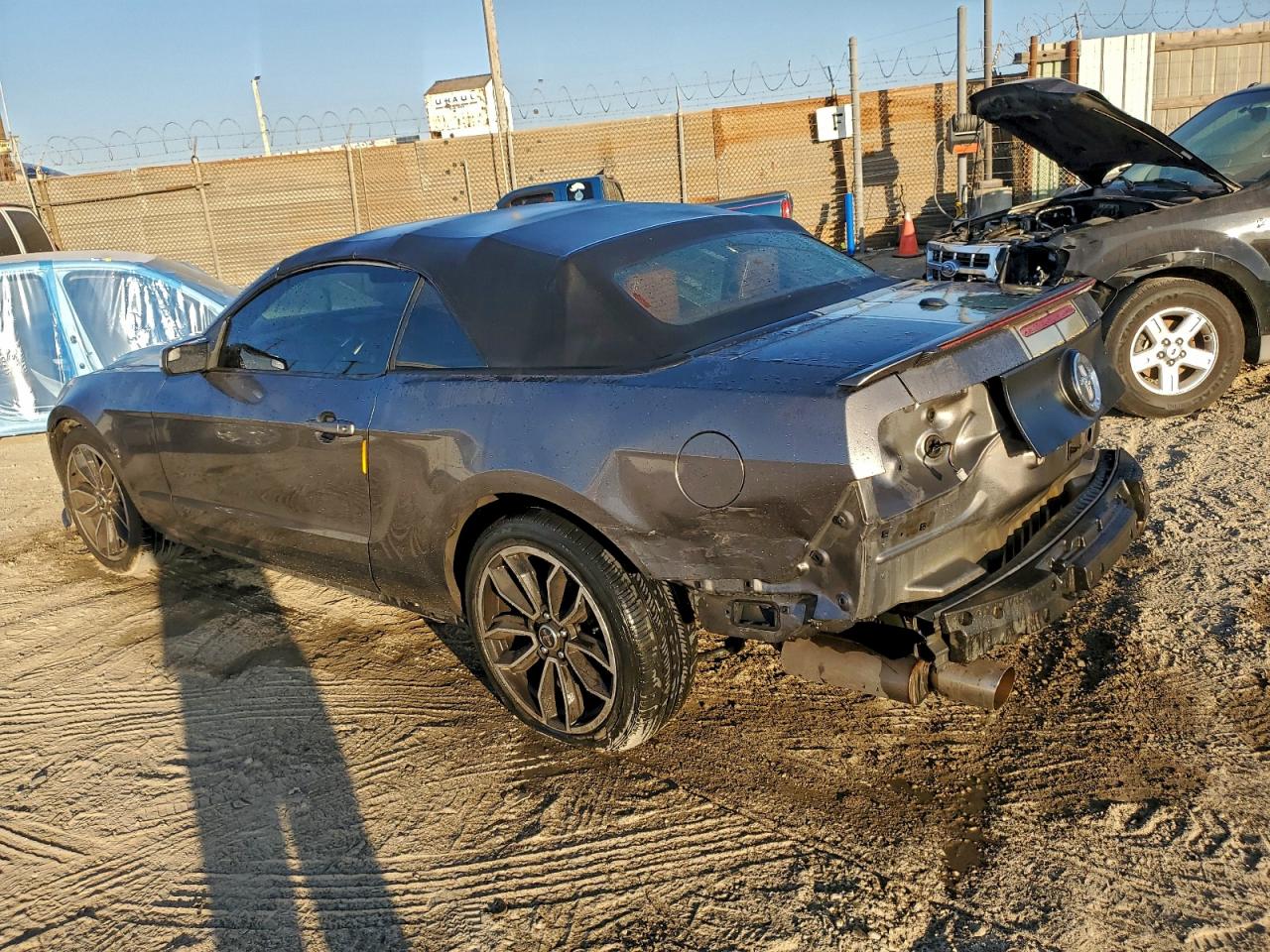 2014 FORD MUSTANG photo 2