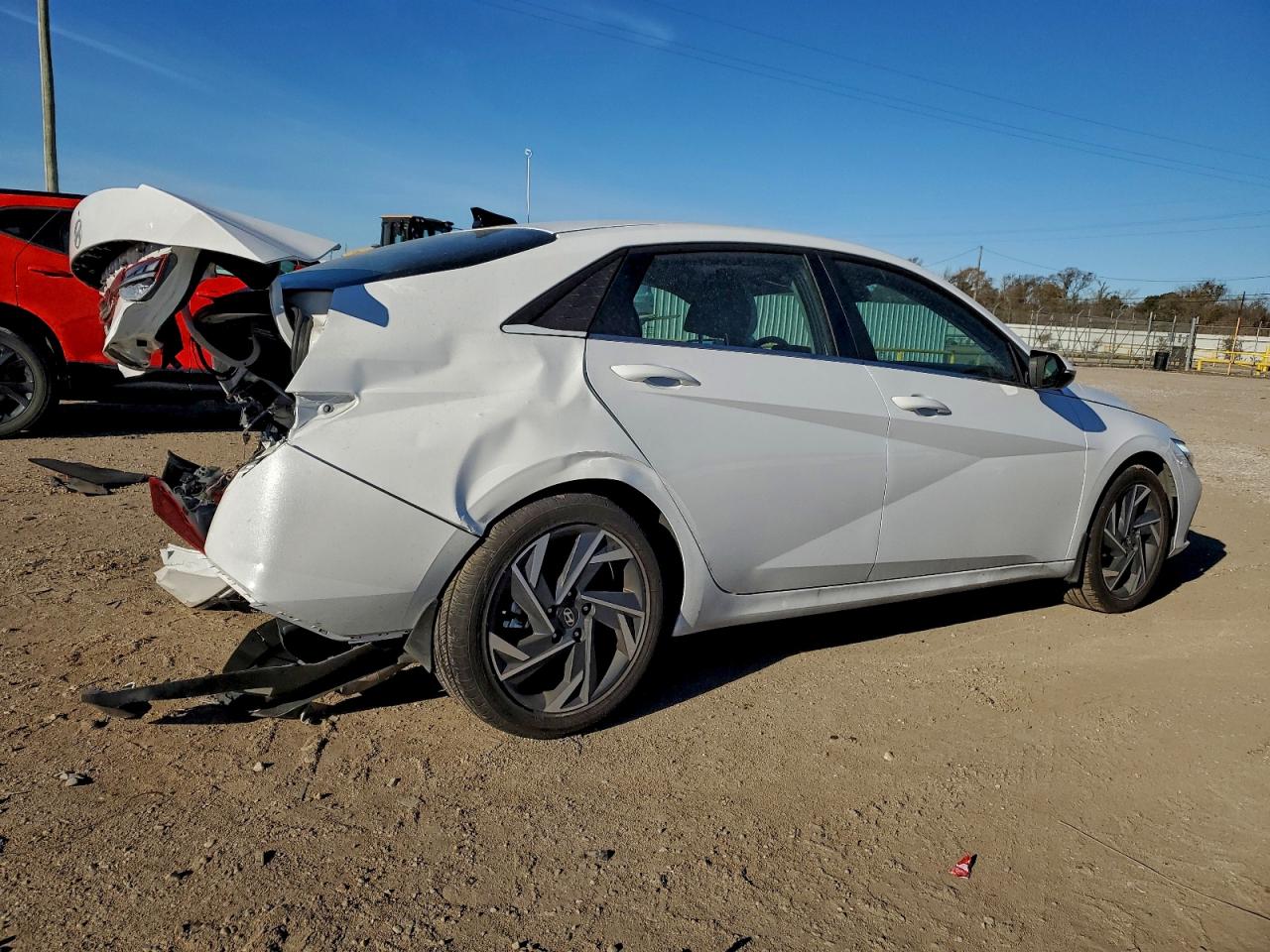 2025 HYUNDAI ELANTRA LIMITED photo 3