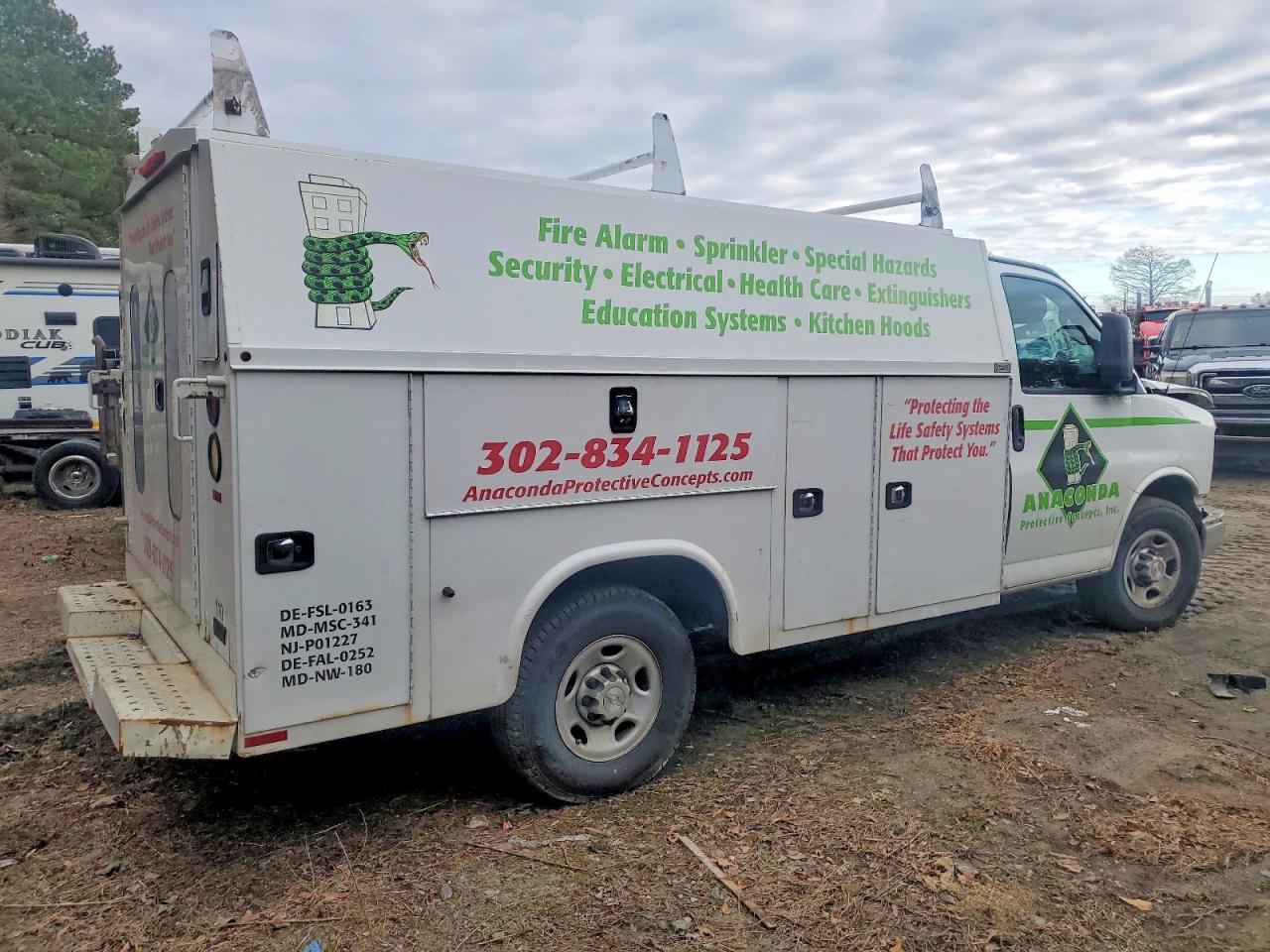 2016 CHEVROLET EXPRESS UTILITY / SERVICE TRUCK photo 3