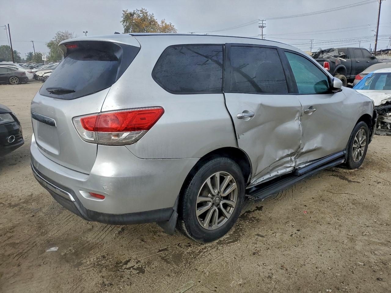 2013 NISSAN PATHFINDER S photo 3