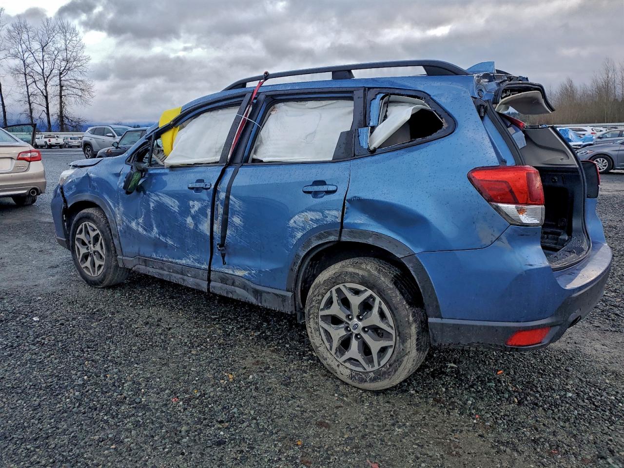 2020 SUBARU FORESTER PREMIUM photo 2