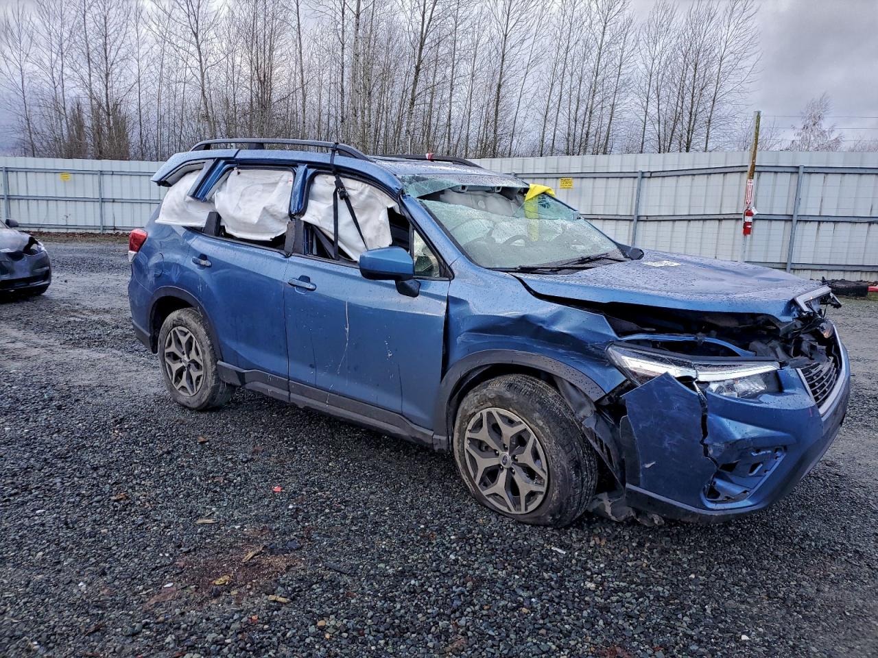 2020 SUBARU FORESTER PREMIUM photo 4