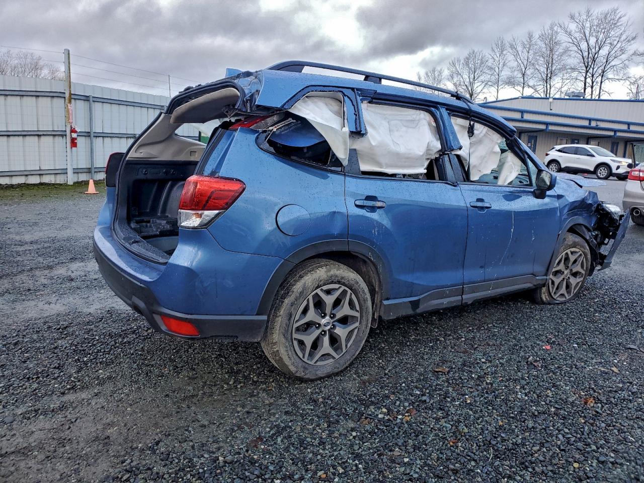 2020 SUBARU FORESTER PREMIUM photo 3