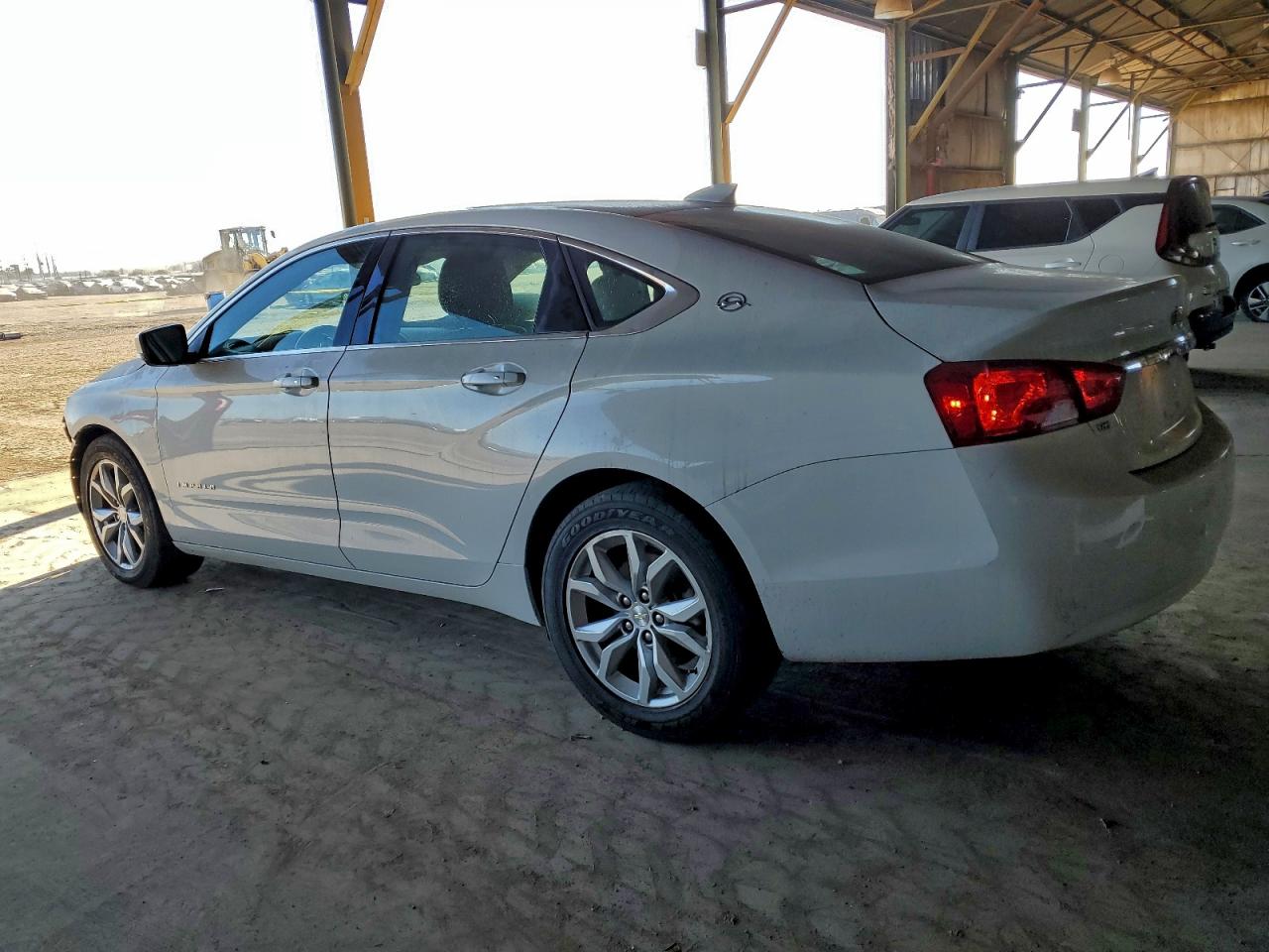 2018 CHEVROLET IMPALA LT photo 2
