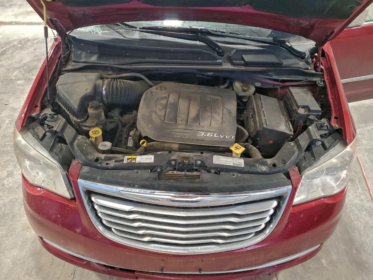 2013 CHRYSLER TOWN & COUNTRY TOURING L photo 12