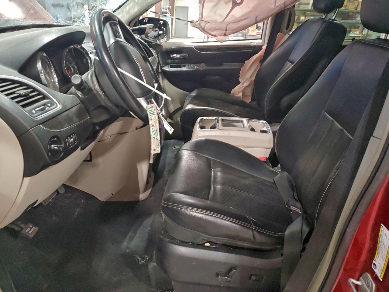 2013 CHRYSLER TOWN & COUNTRY TOURING L photo 7