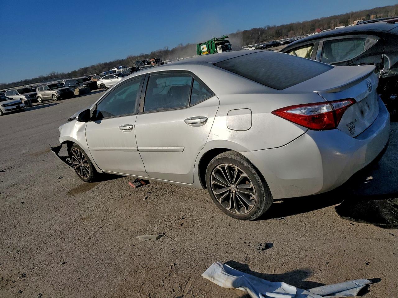 2015 TOYOTA COROLLA L photo 2