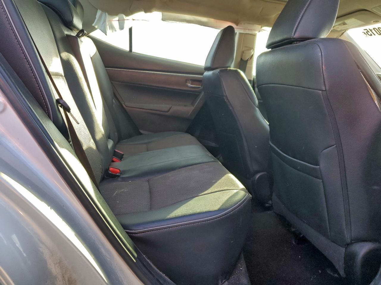 2015 TOYOTA COROLLA L photo 10