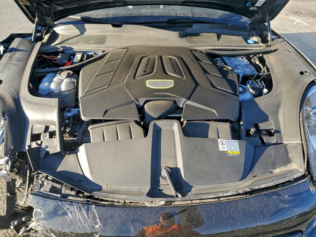 2022 PORSCHE CAYENNE E-HYBRID photo 12