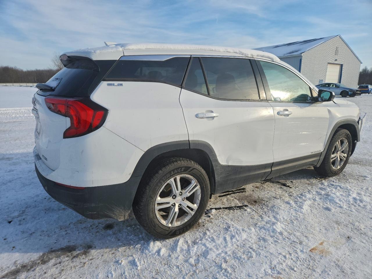 2019 GMC TERRAIN photo 3
