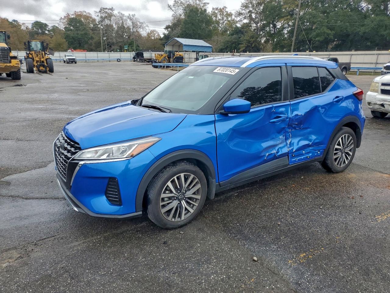 2023 NISSAN KICKS
