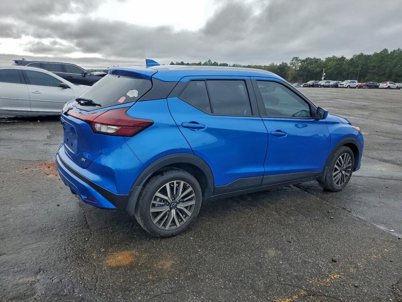 2023 NISSAN KICKS SV photo 3