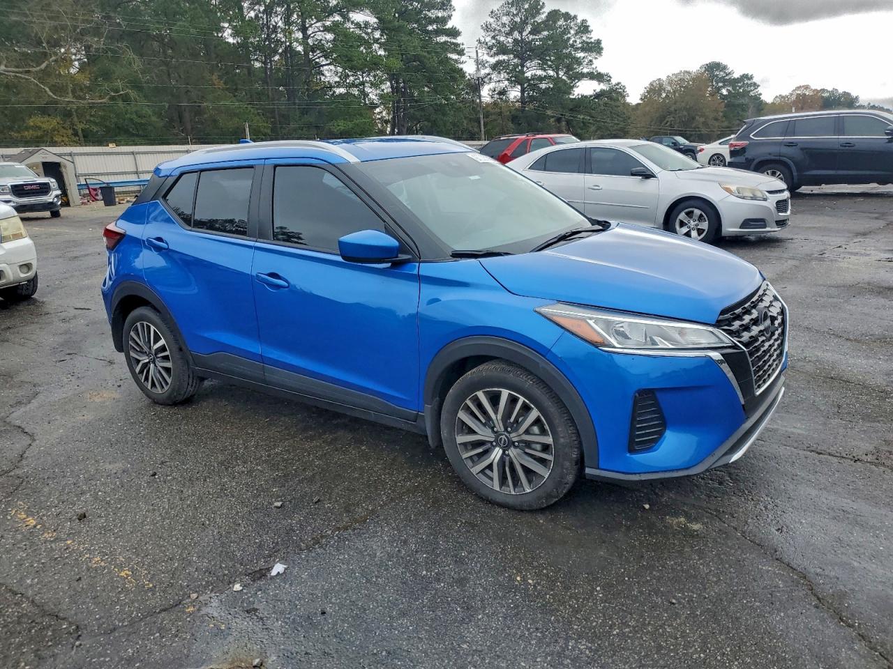 2023 NISSAN KICKS SV photo 4