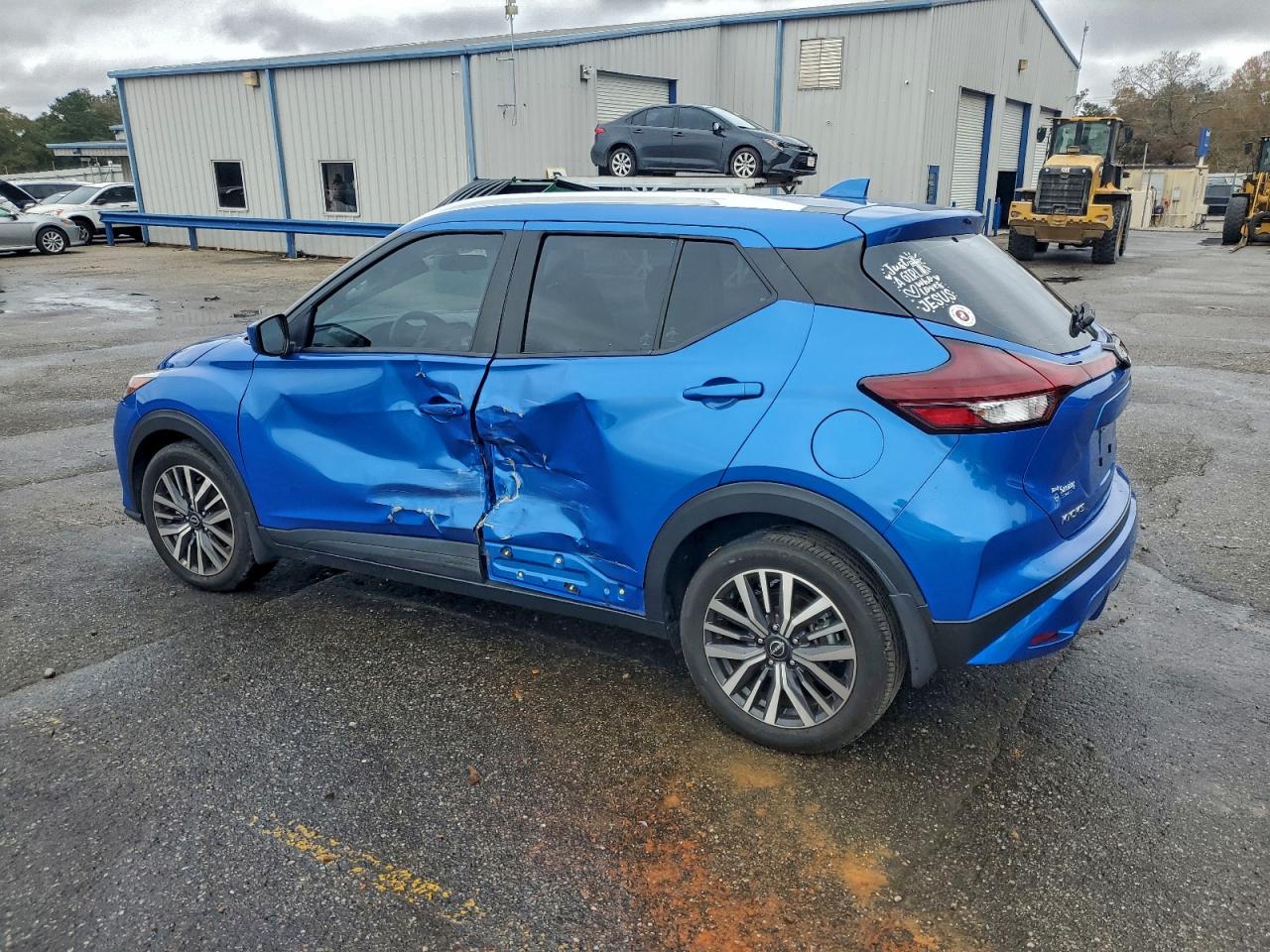 2023 NISSAN KICKS SV photo 2
