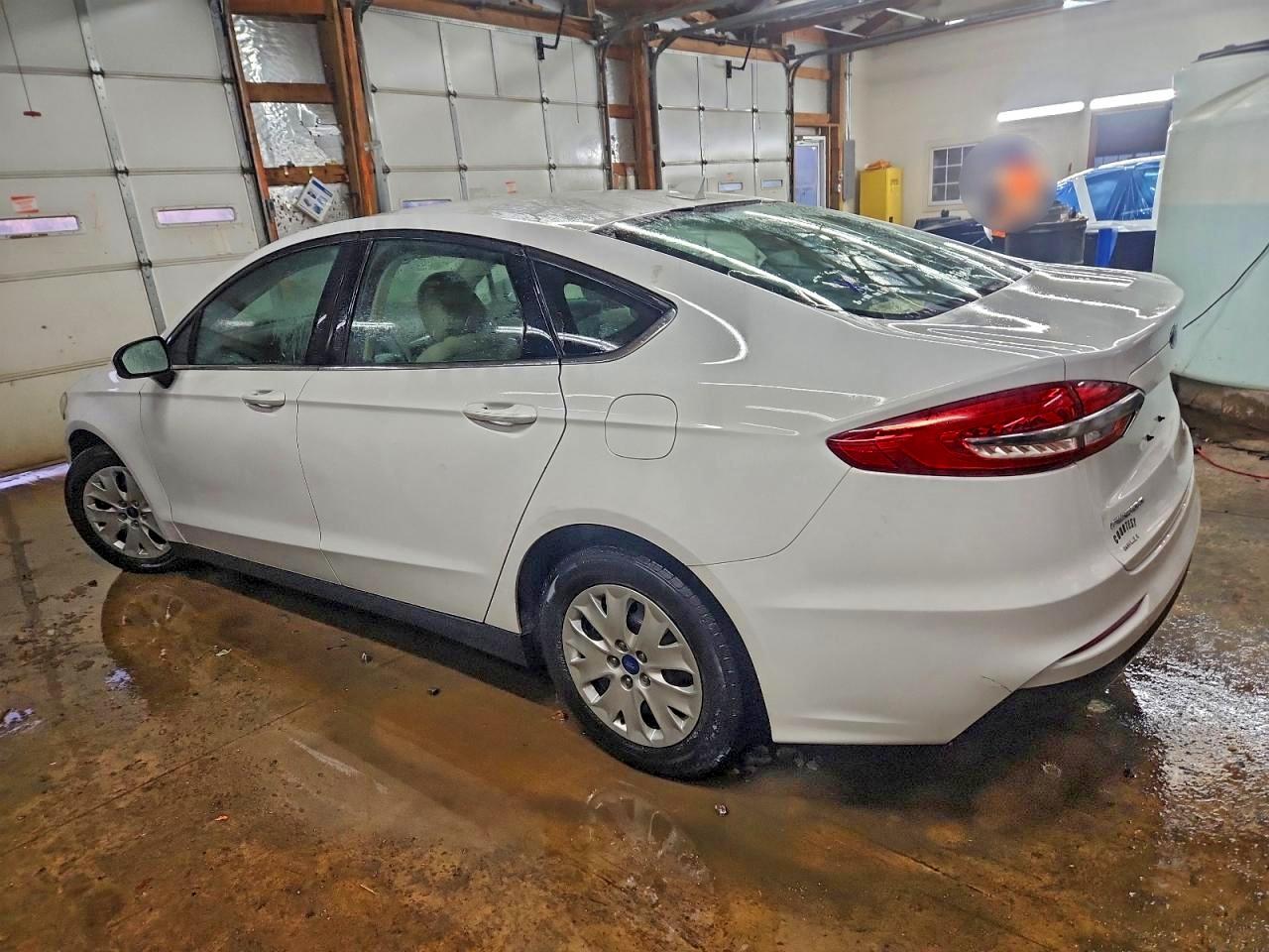 2020 FORD FUSION S photo 3