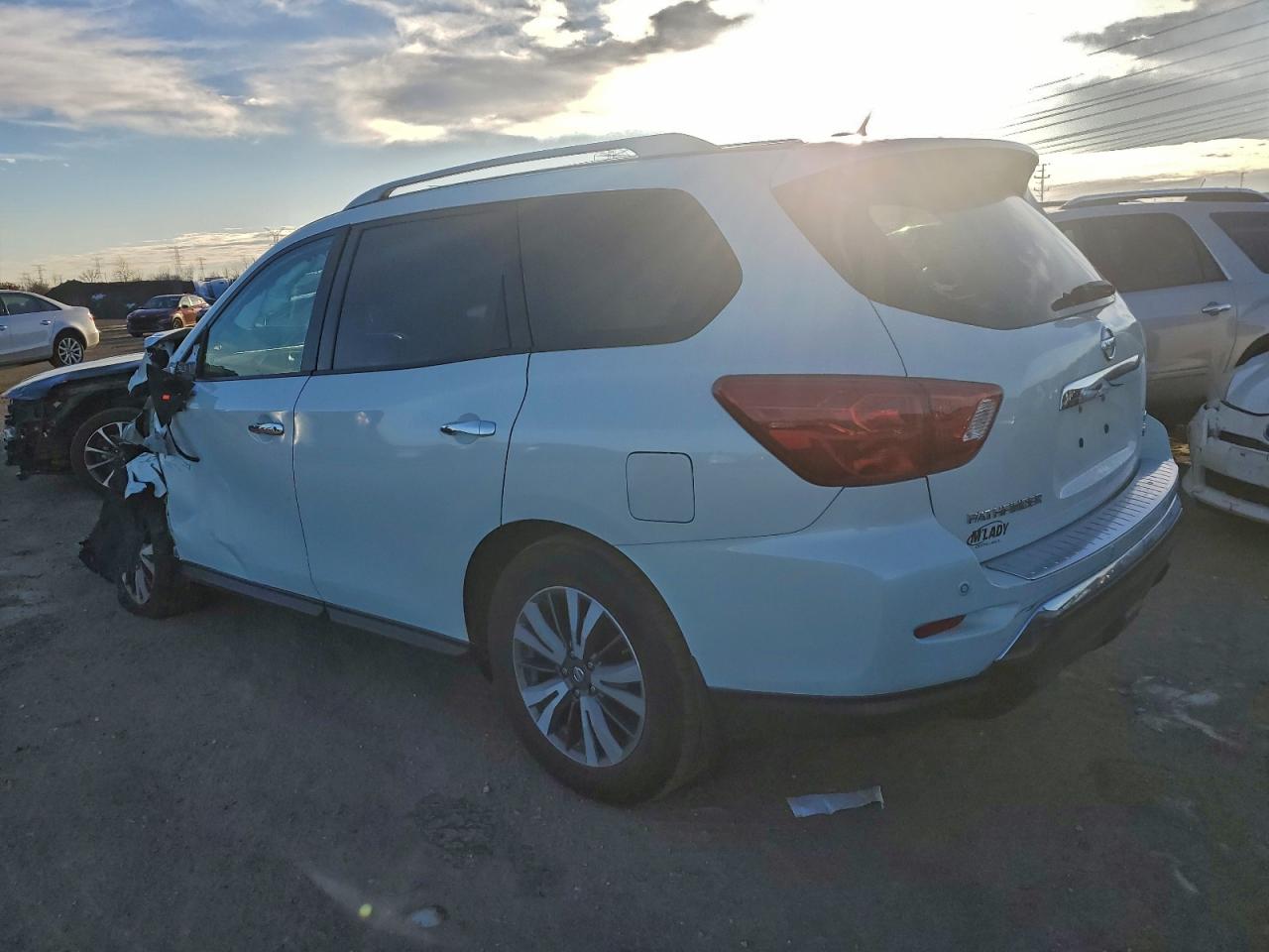 2017 NISSAN PATHFINDER S photo 3