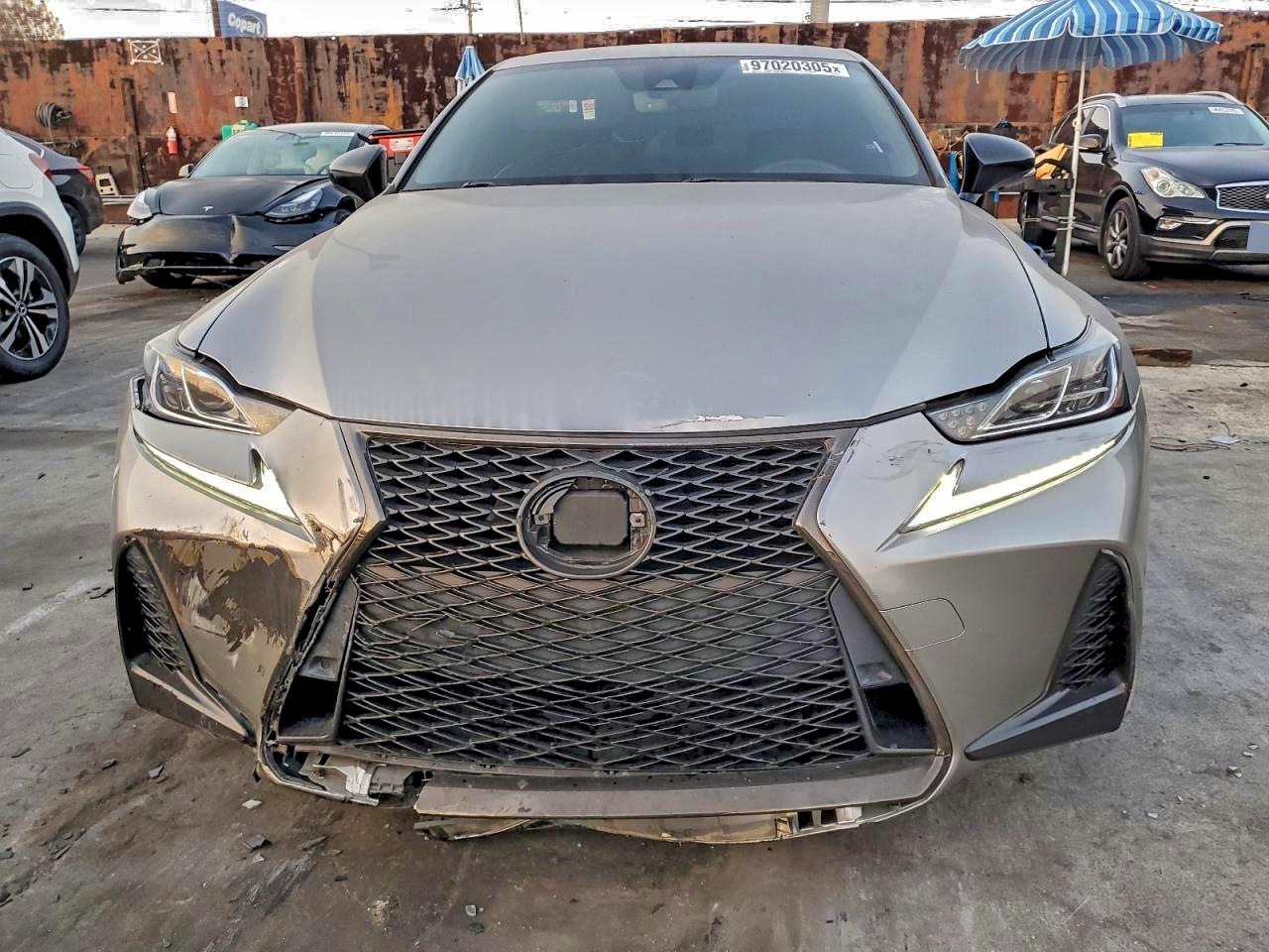 2019 LEXUS IS 300 photo 9