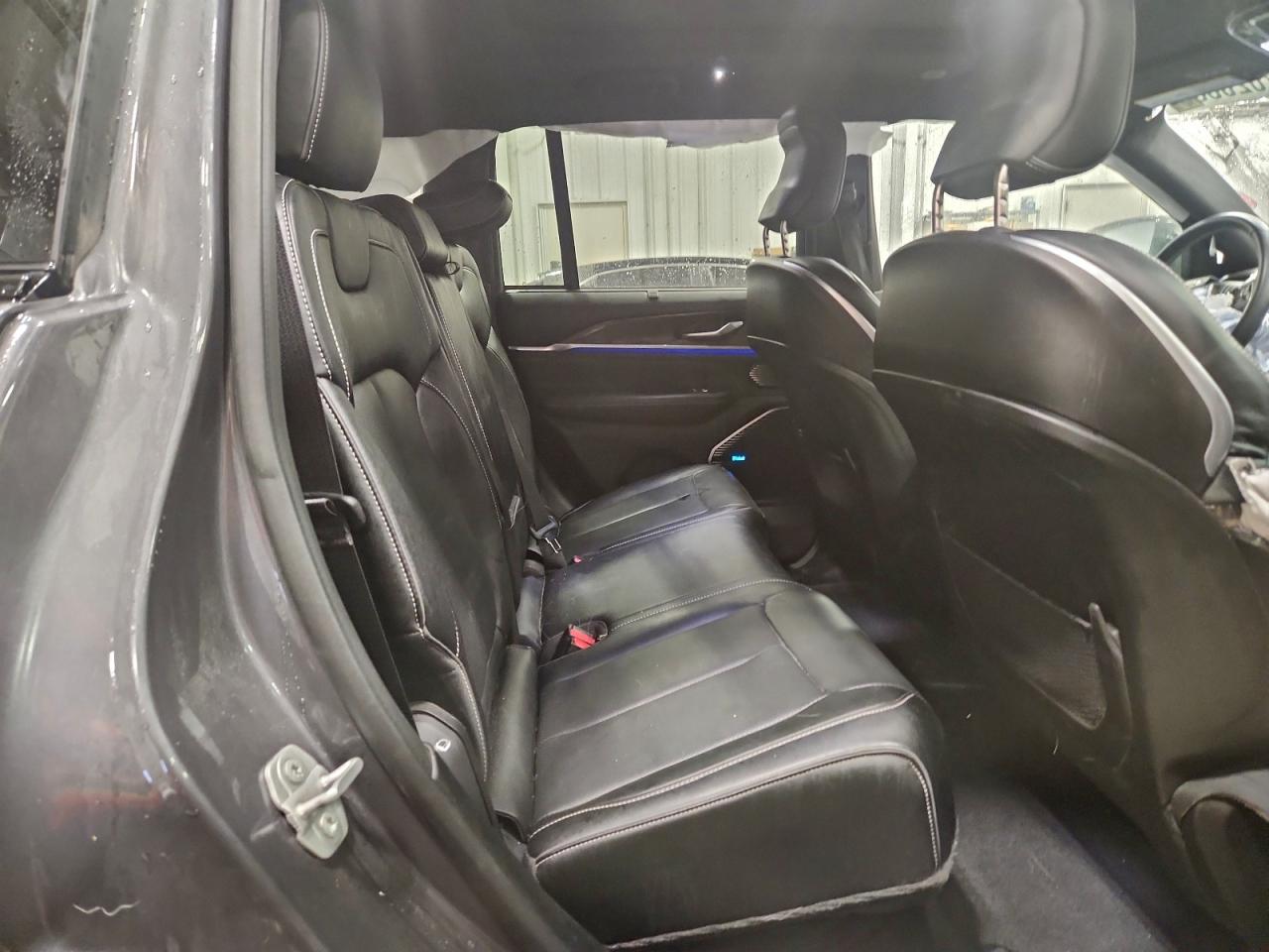 2022 JEEP GRAND CHEROKEE OVERLAND photo 21