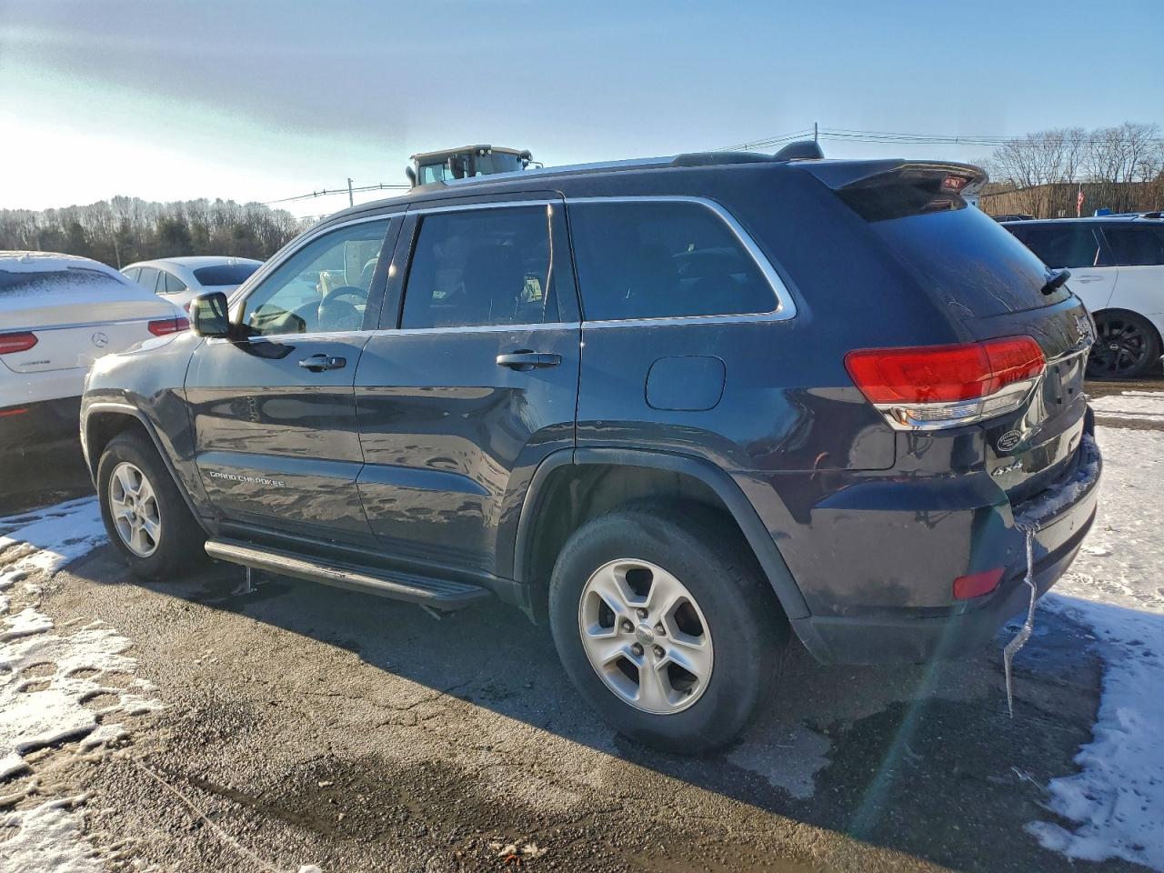 2016 JEEP GRAND CHEROKEE LAREDO photo 3