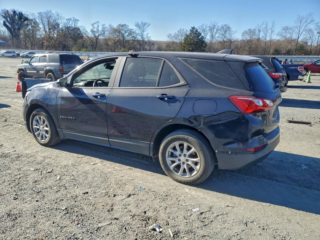 2020 CHEVROLET EQUINOX LS photo 3