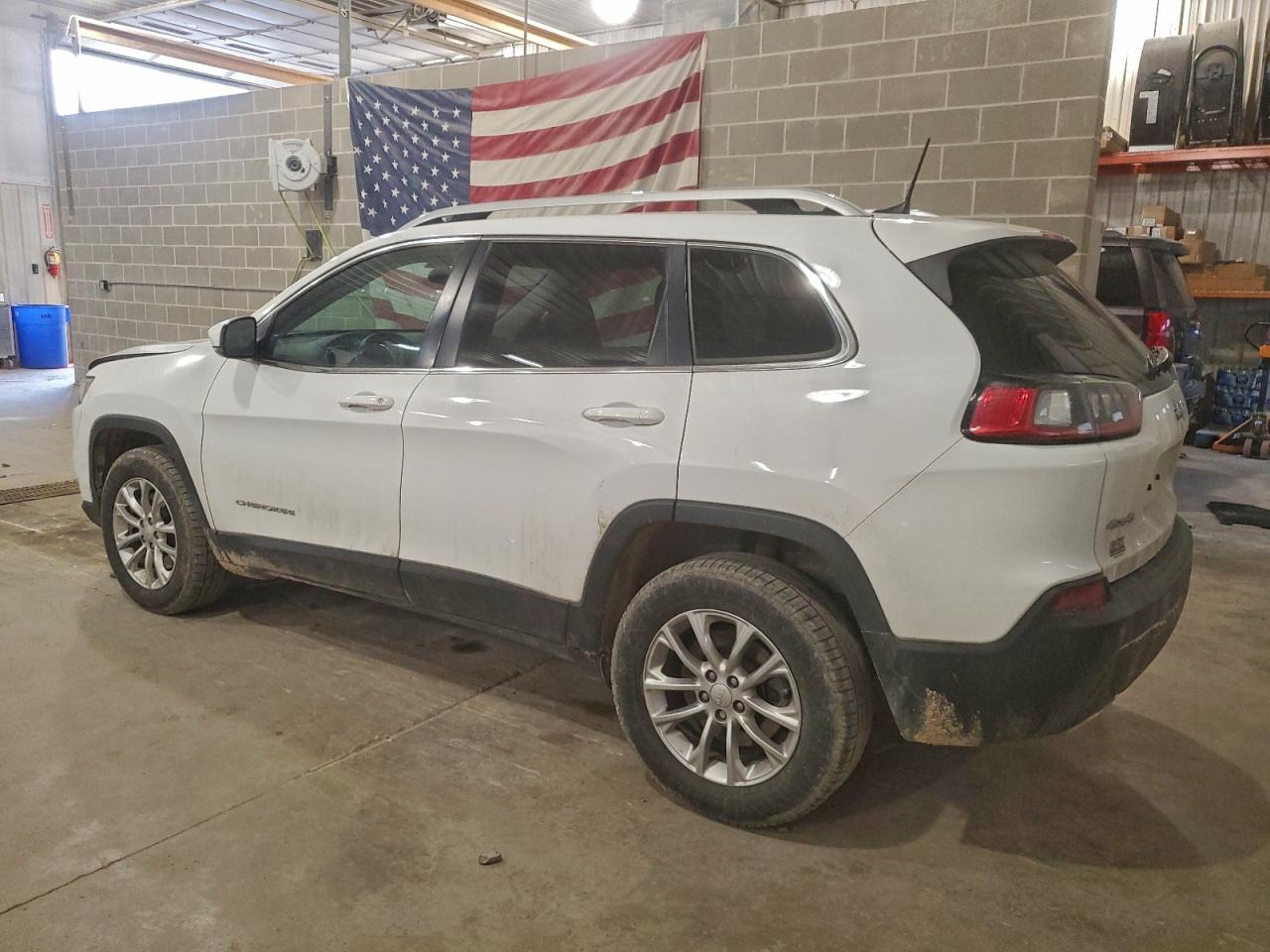 2019 JEEP CHEROKEE LATITUDE photo 2