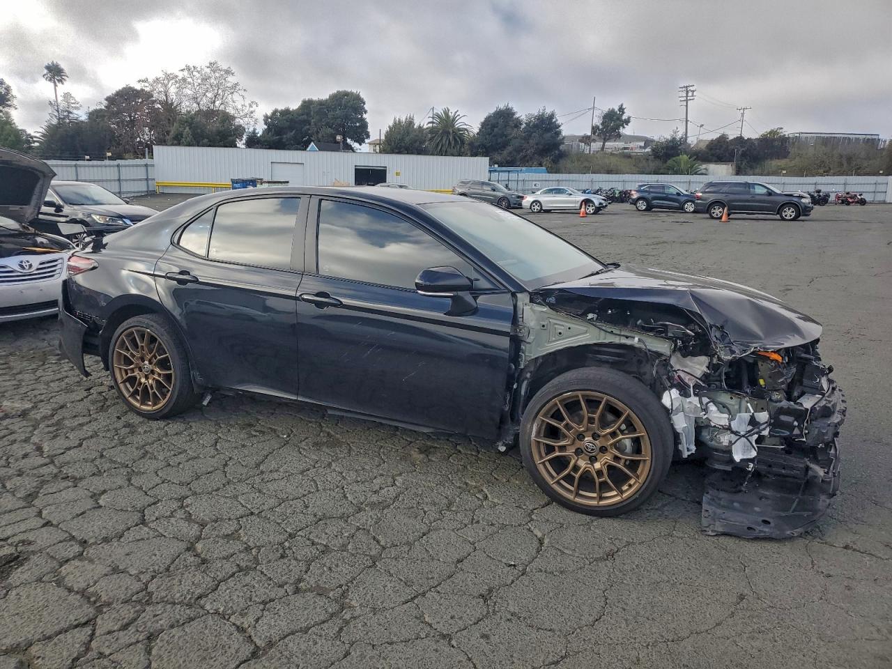 2024 TOYOTA CAMRY SE NIGHT SHADE photo 4
